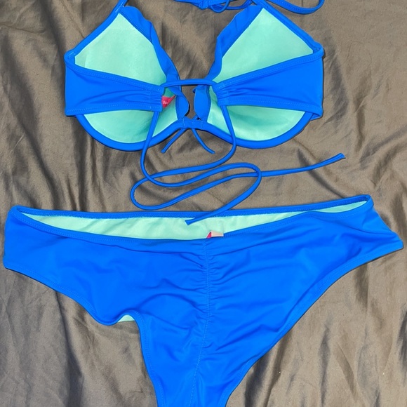 Victoria secret bikini - Picture 2 of 2